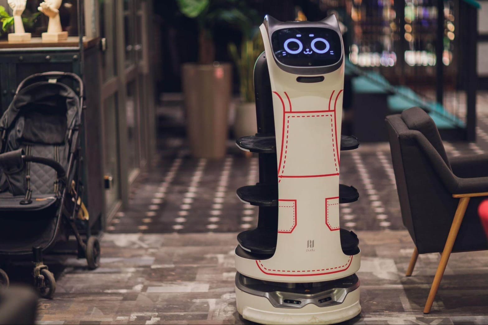 餐飲業的創新服務：智能送餐機器人